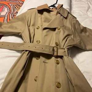 Burberry Trenchcoat